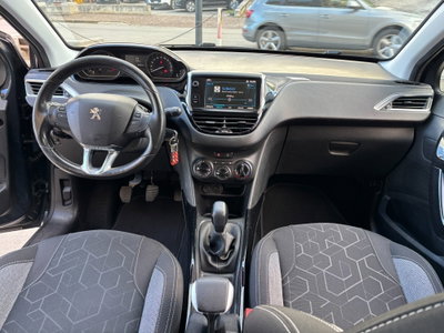 Peugeot 2008 BlueHDi 100 S&S Allure (18)