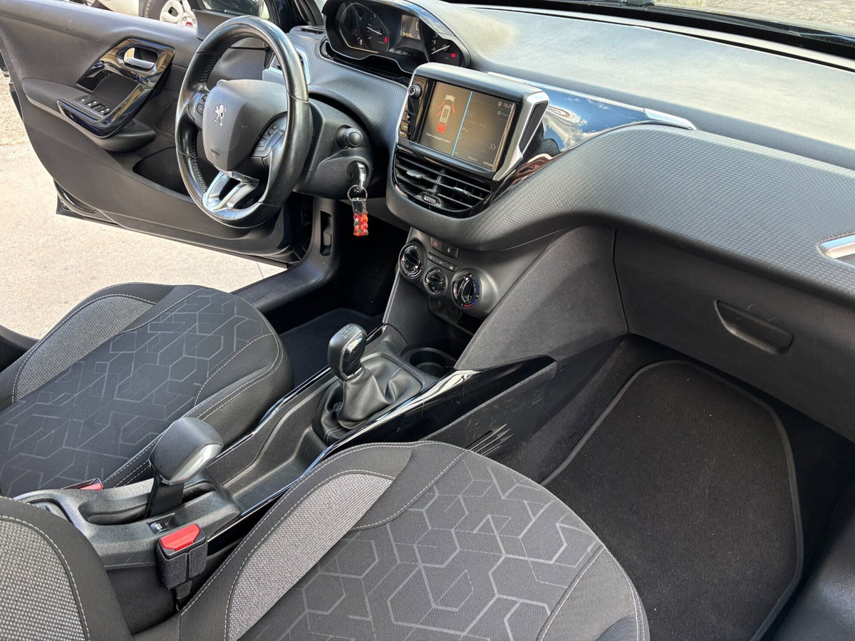Peugeot 2008 BlueHDi 100 S&S Allure (20)