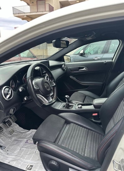 Mercedes-Benz Classe A 180 d Premium (6)