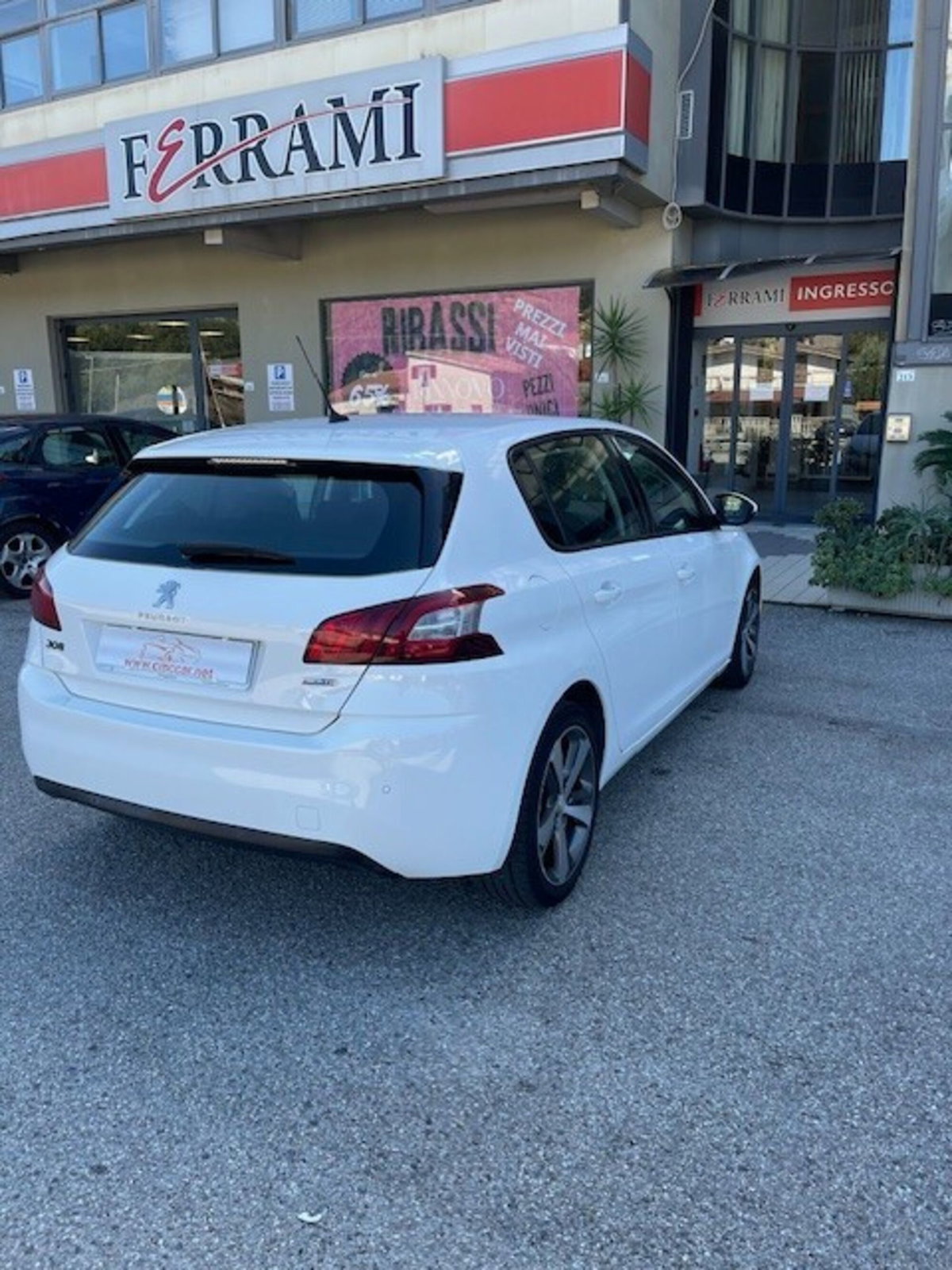 Peugeot 308 BlueHDi 100 S&S Business (4)