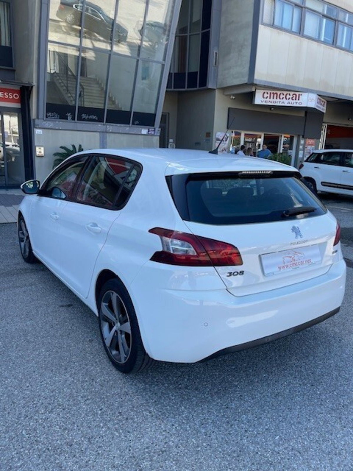 Peugeot 308 BlueHDi 100 S&S Business (6)