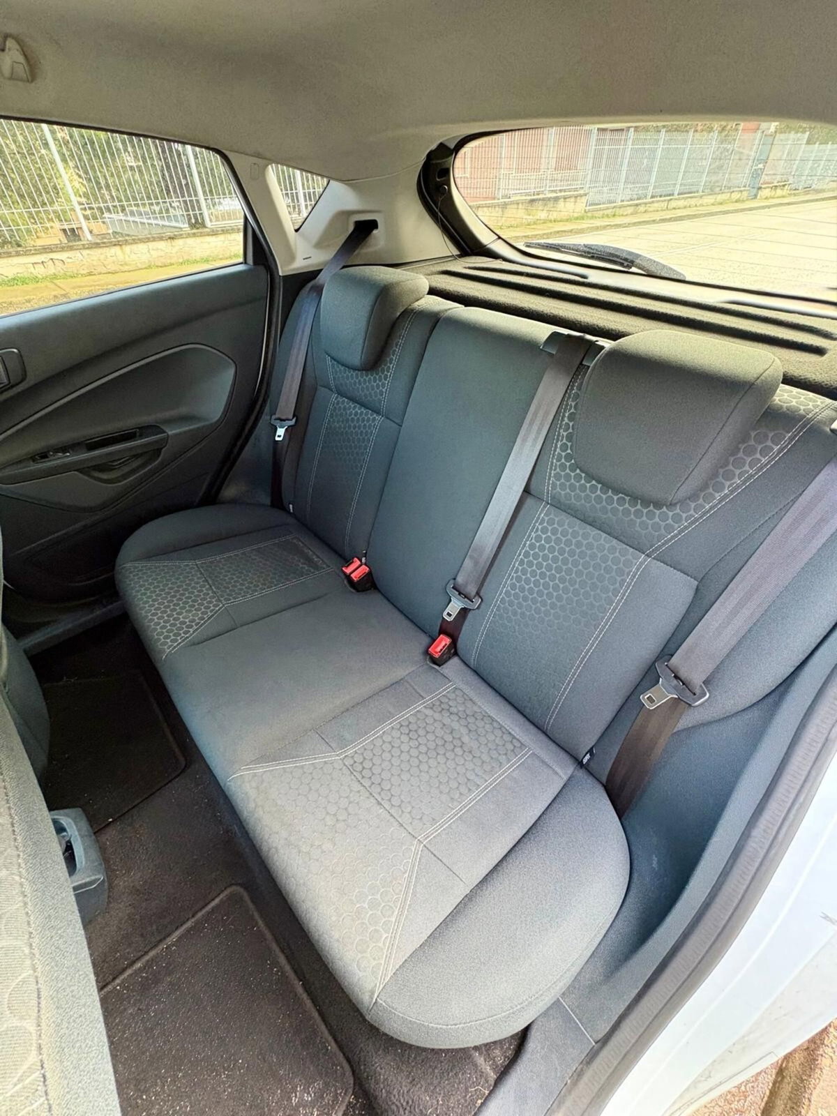 Ford Fiesta 1.6 TDCi 95 CV 5p. Titanium (12)