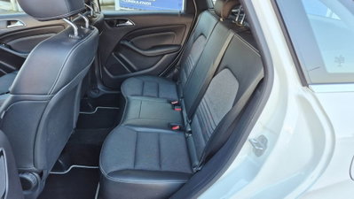 Mercedes-Benz Classe B 180 d Sport (10)