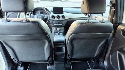 Mercedes-Benz Classe B 180 d Sport (13)