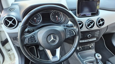 Mercedes-Benz Classe B 180 d Sport (19)