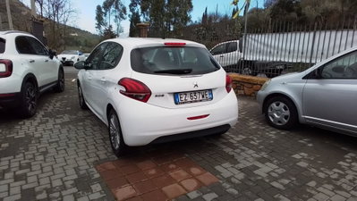 Peugeot 208 82 5 porte Active (2)