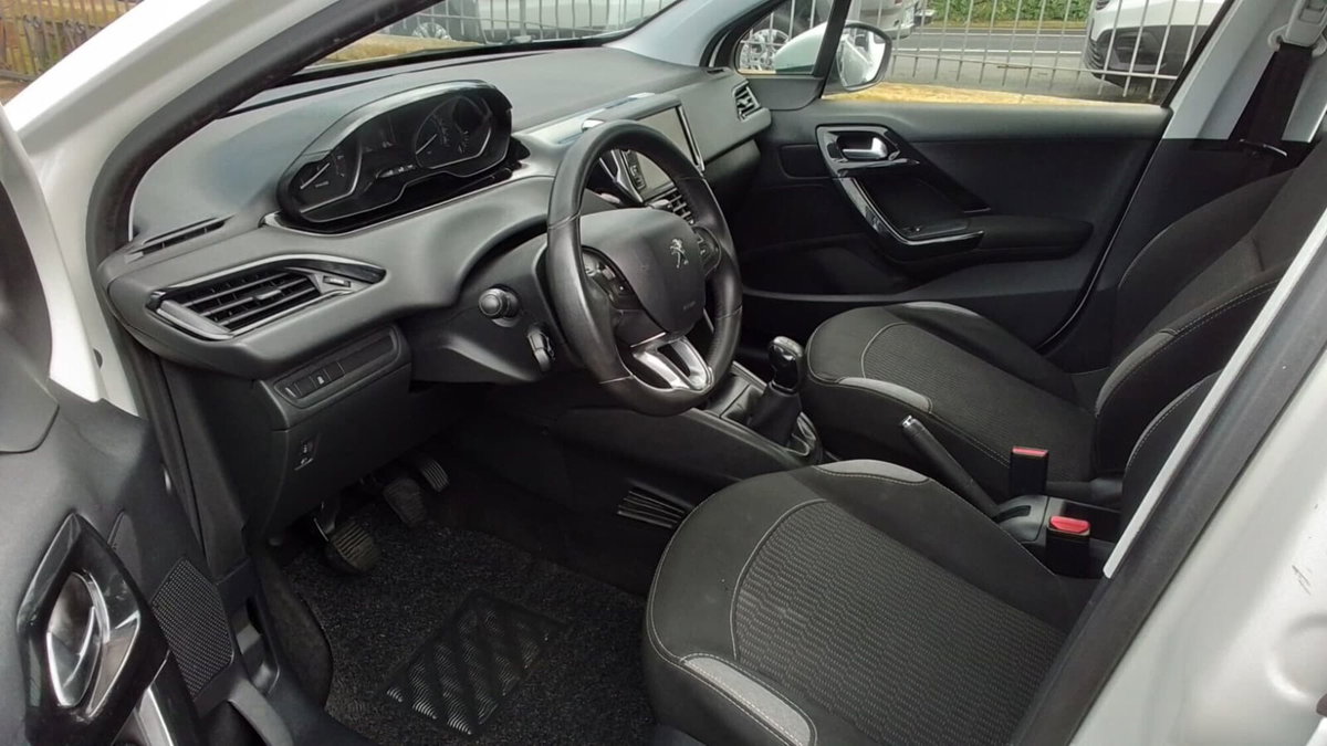 Peugeot 208 82 5 porte Active (6)
