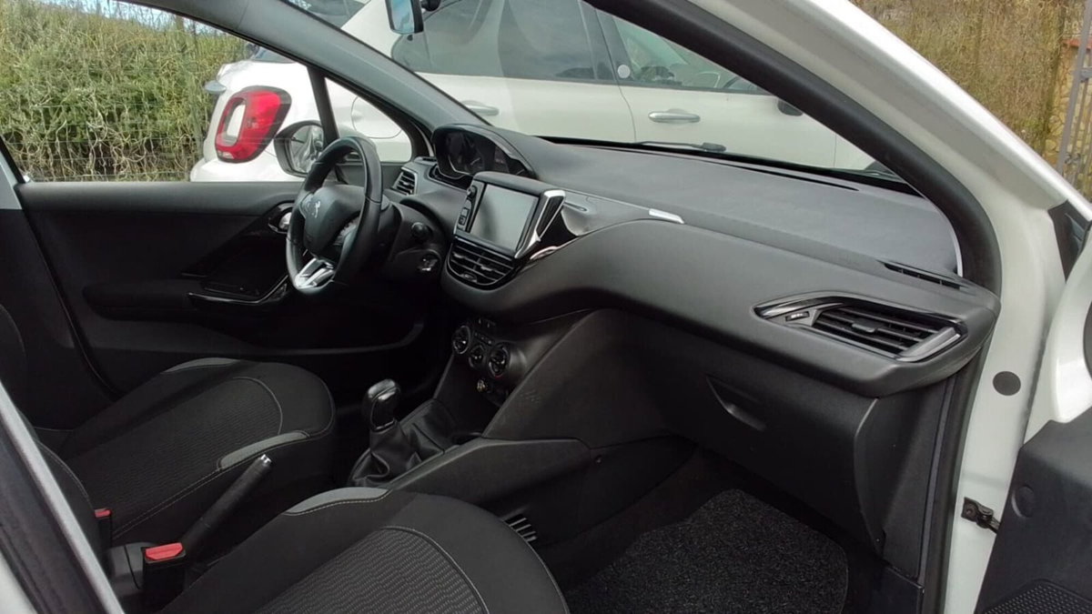 Peugeot 208 82 5 porte Active (7)