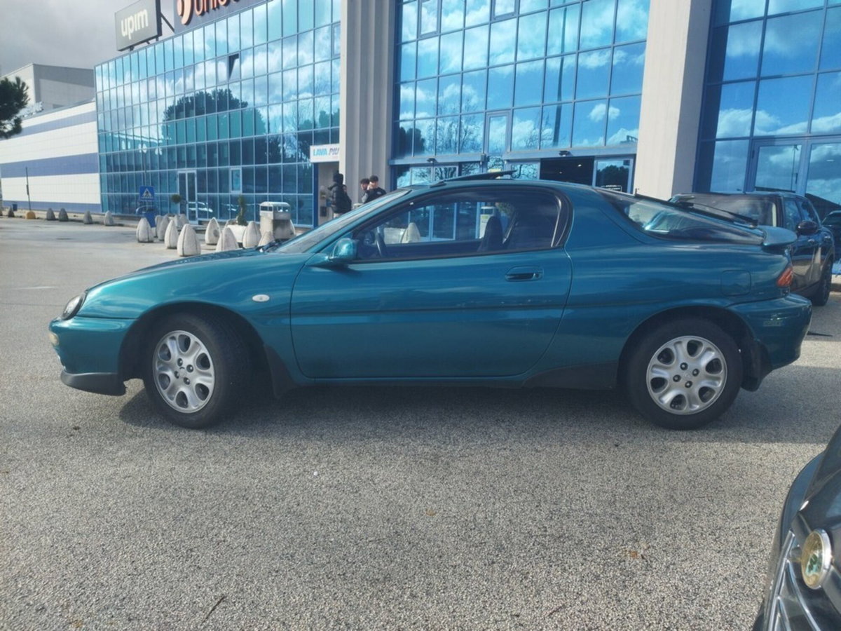 Mazda MX-3 1.8i V6 24V cat (4)