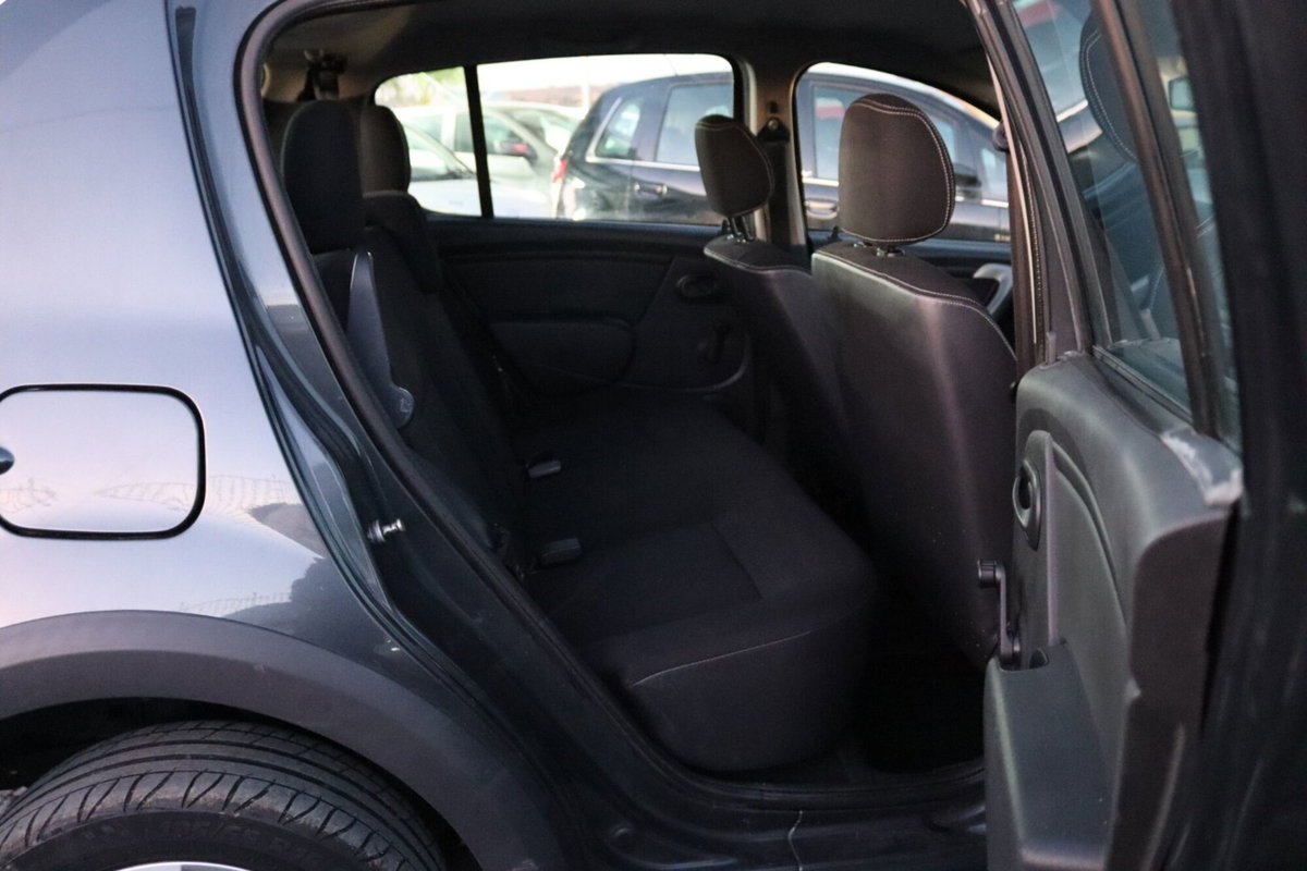 Dacia Sandero Stepway 1.5 dCi 70CV (12)