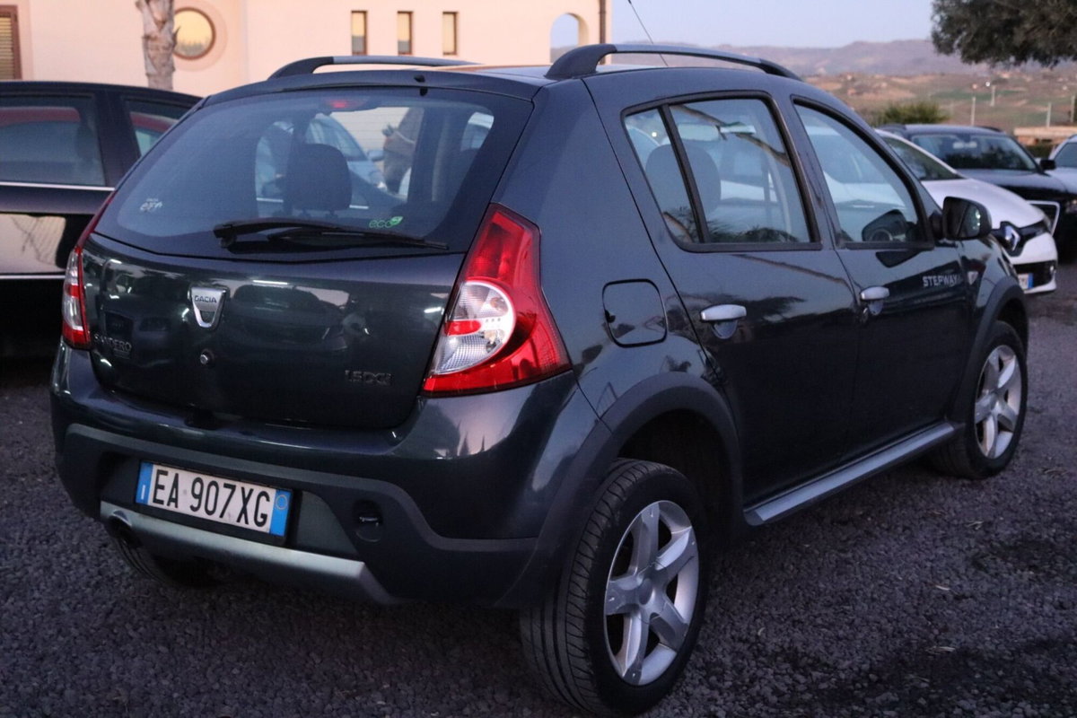 Dacia Sandero Stepway 1.5 dCi 70CV (4)