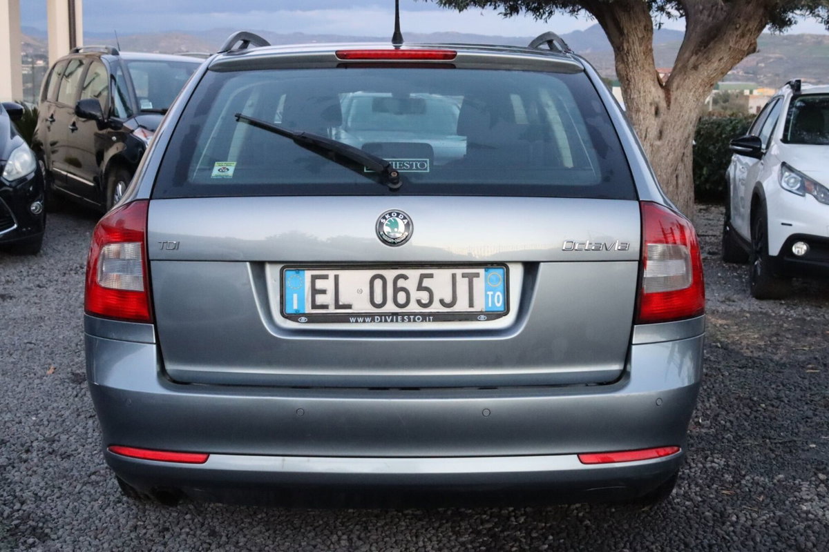 Skoda Octavia Station Wagon 1.6 TDI CR F.AP. DSG Wagon Elegance (5)