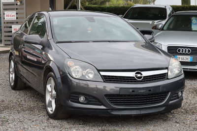 Opel Astra GTC 1.7 CDTI 110CV 3 porte Cosmo usata
