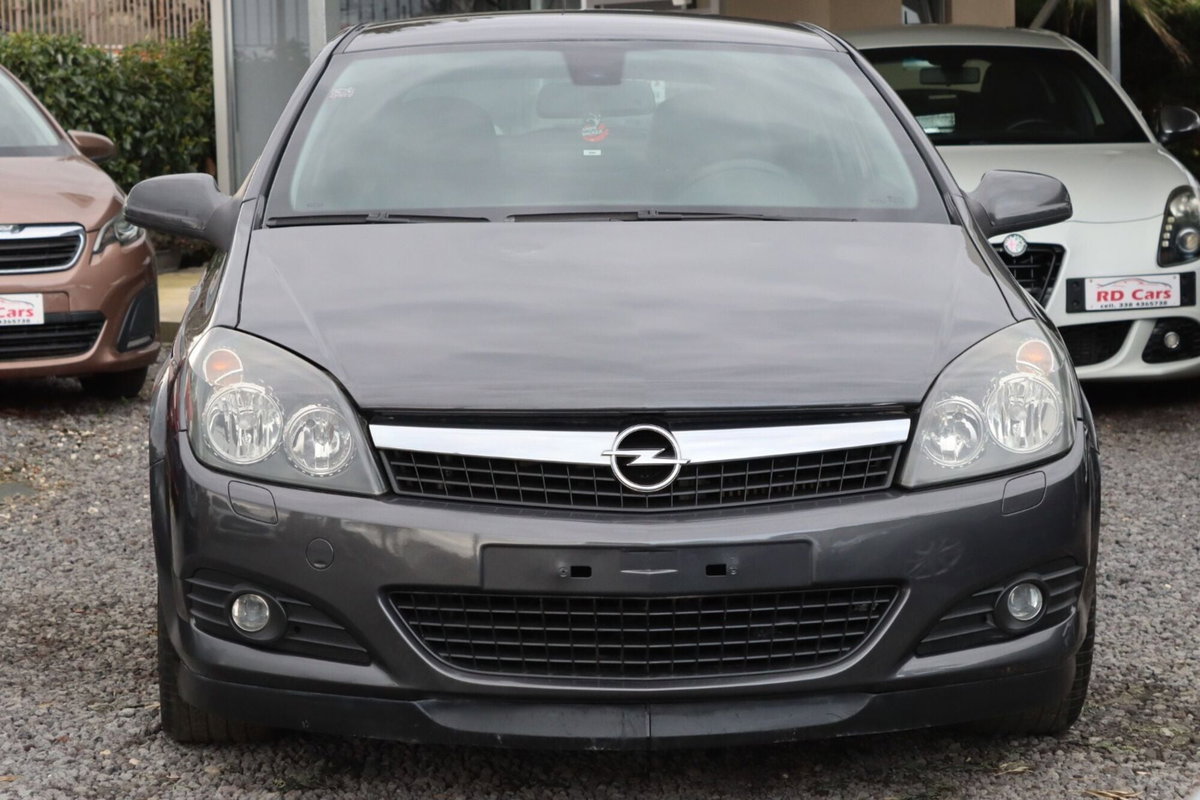 Opel Astra GTC 1.7 CDTI 110CV 3 porte Cosmo (3)