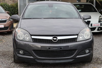 Opel Astra GTC 1.7 CDTI 110CV 3 porte Cosmo (3)