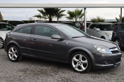 Opel Astra GTC 1.7 CDTI 110CV 3 porte Cosmo (7)