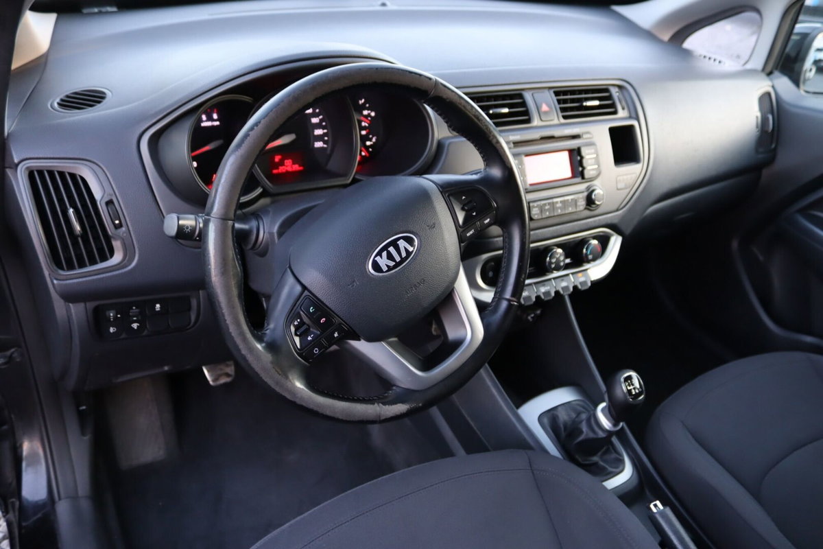 Kia Rio 1.1 CRDi 5p. Cool (11)