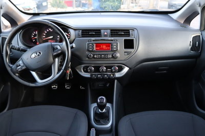 Kia Rio 1.1 CRDi 5p. Cool (14)