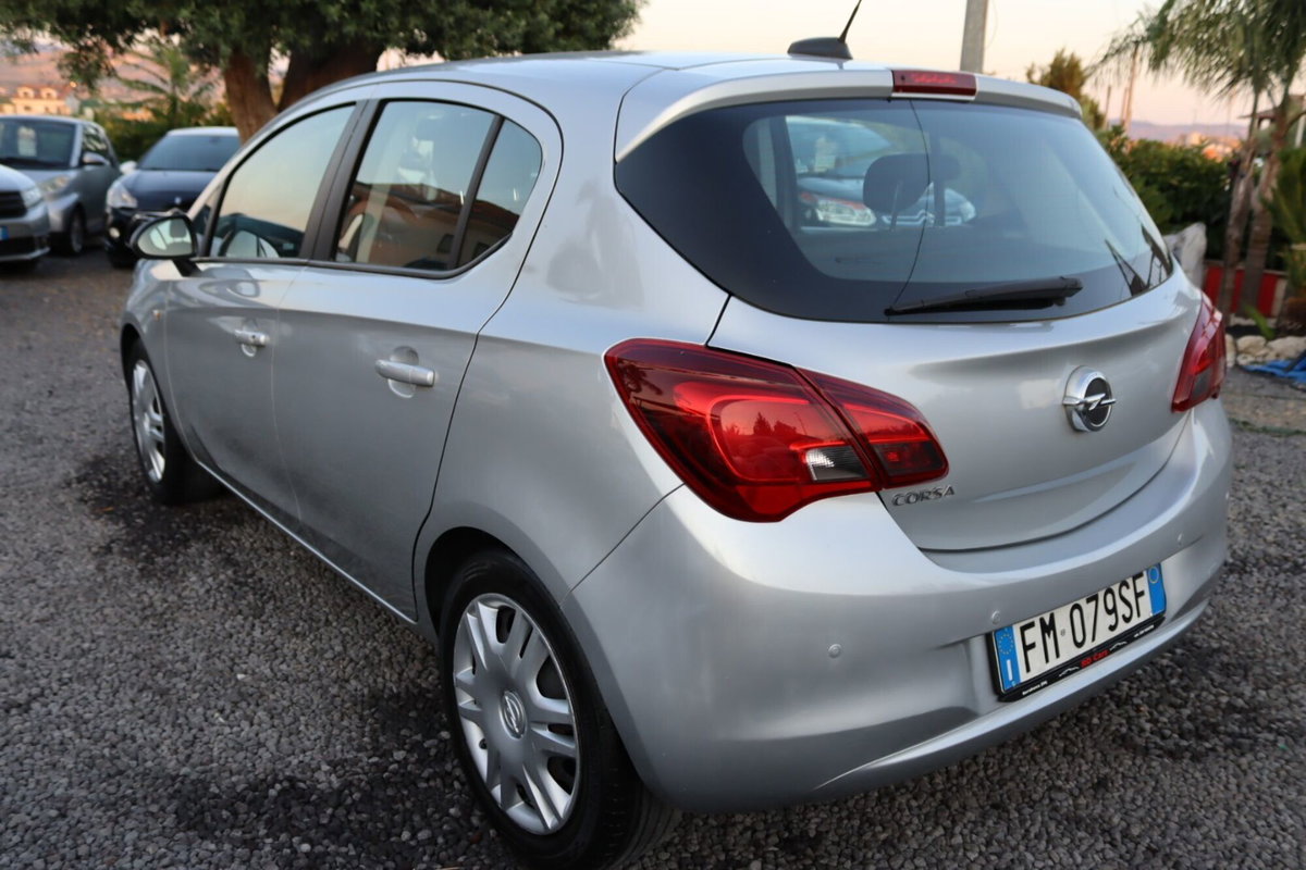 Opel Corsa Coupé 1.2 Innovation (5)