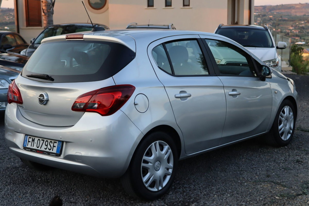 Opel Corsa Coupé 1.2 Innovation (7)