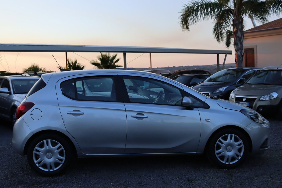 Opel Corsa Coupé 1.2 Innovation (8)
