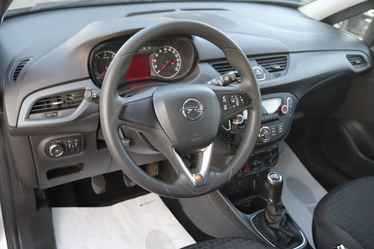 Opel Corsa Coupé 1.2 Innovation (9)