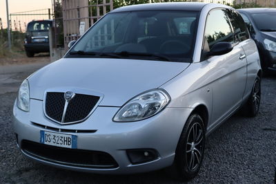 Lancia Ypsilon 1.3 MJT 75 CV New Oro