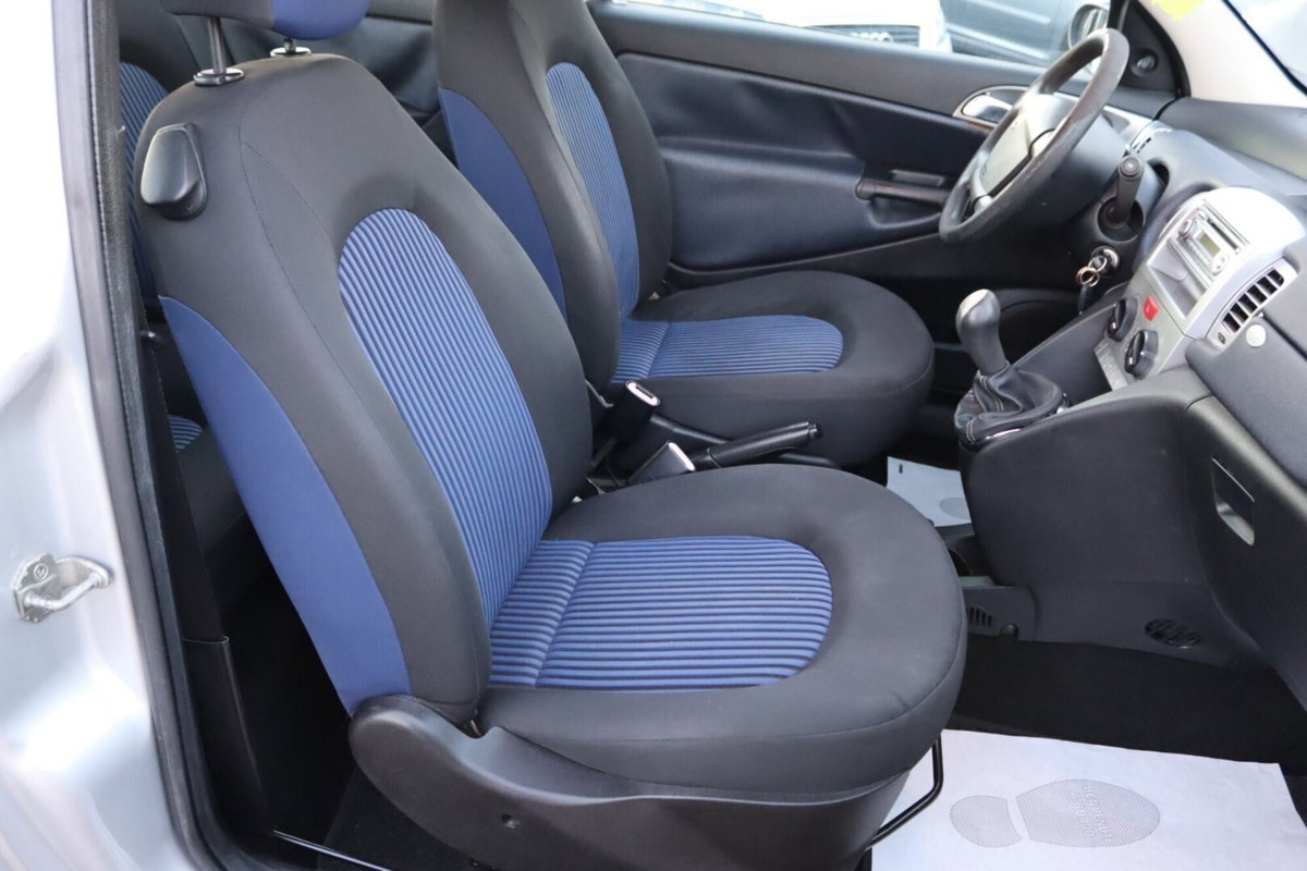 Lancia Ypsilon 1.3 MJT 75 CV New Oro (15)