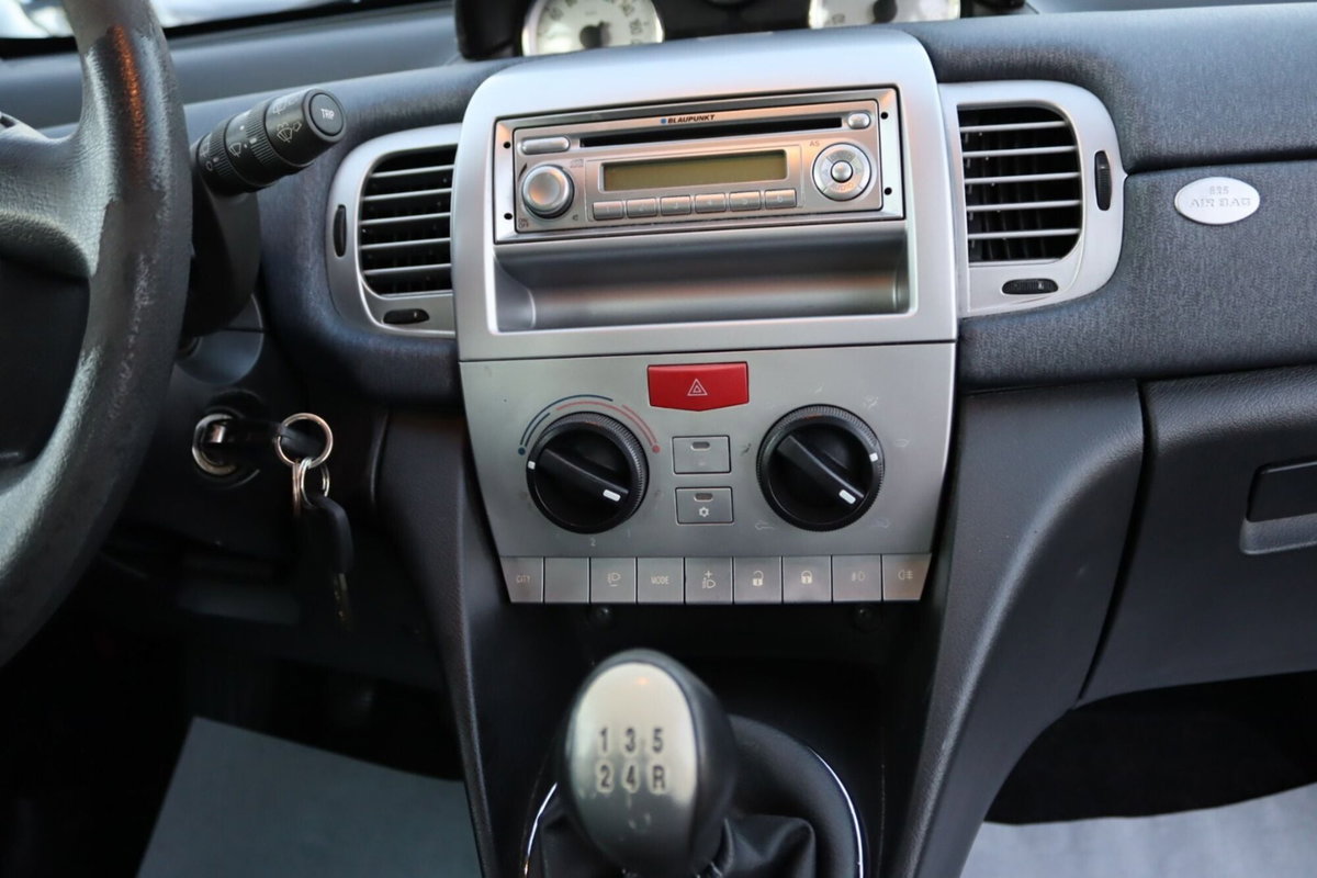 Lancia Ypsilon 1.3 MJT 75 CV New Oro (17)