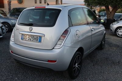 Lancia Ypsilon 1.3 MJT 75 CV New Oro (4)