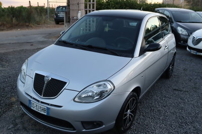 Lancia Ypsilon 1.3 MJT 75 CV New Oro (9)