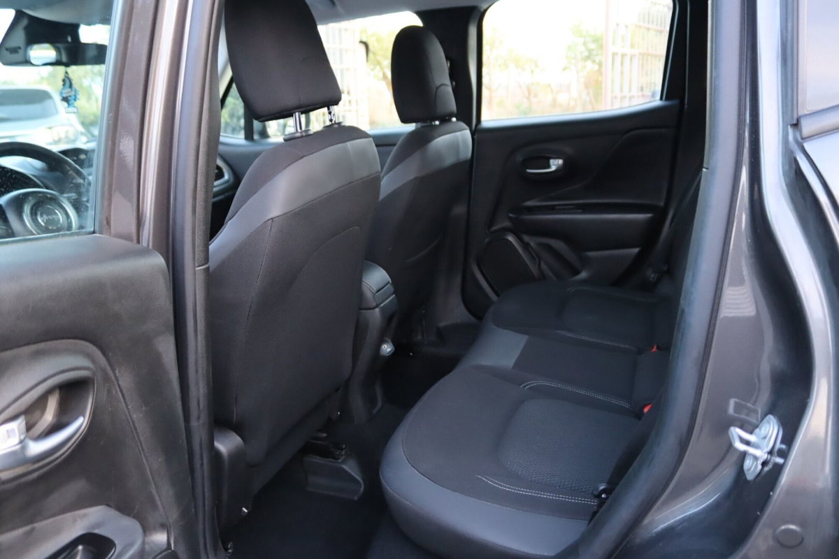 Jeep Renegade 1.6 Mjt DDCT 120 CV Limited (13)