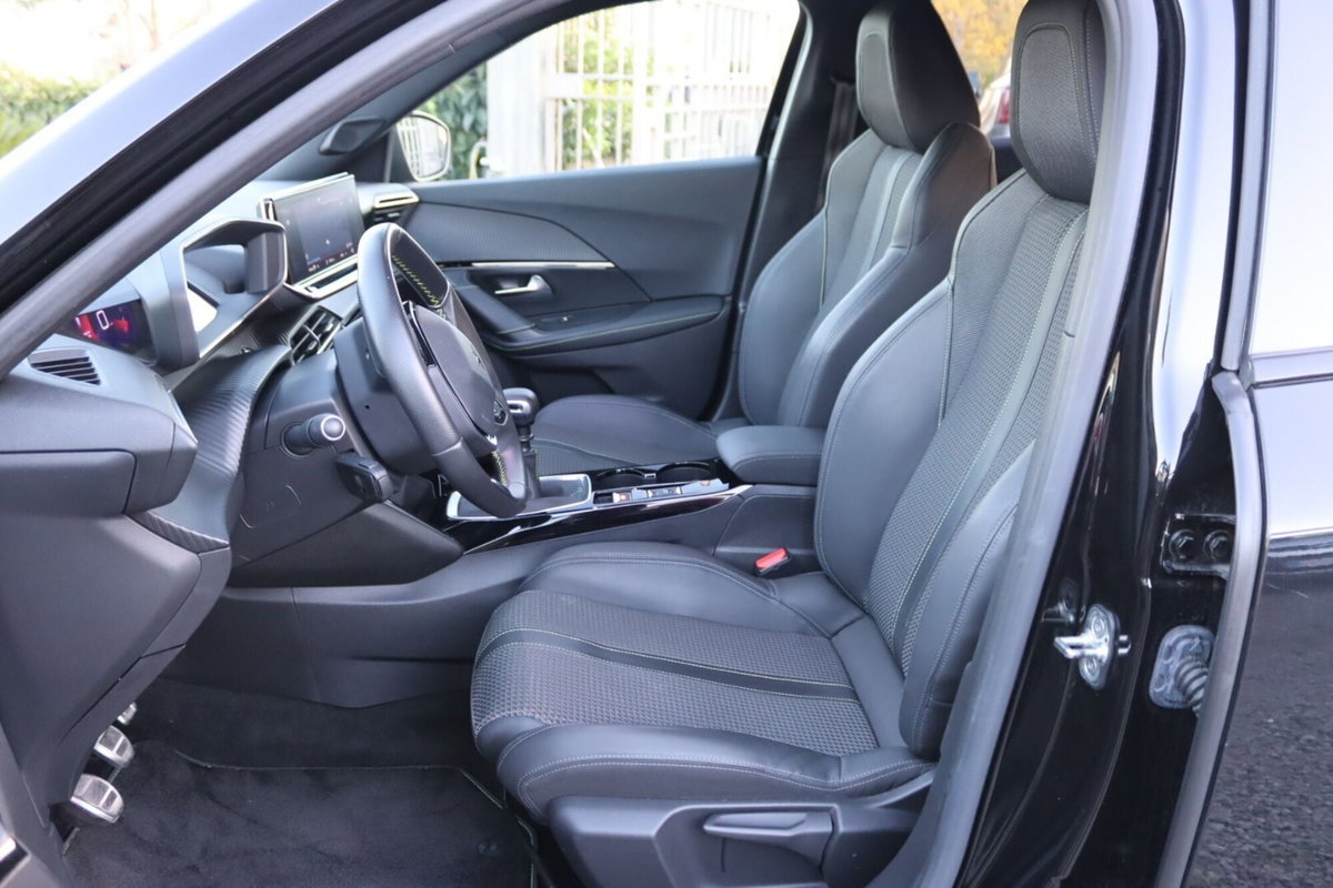 Peugeot 2008 PureTech 130 S&S EAT8 GT Line (15)