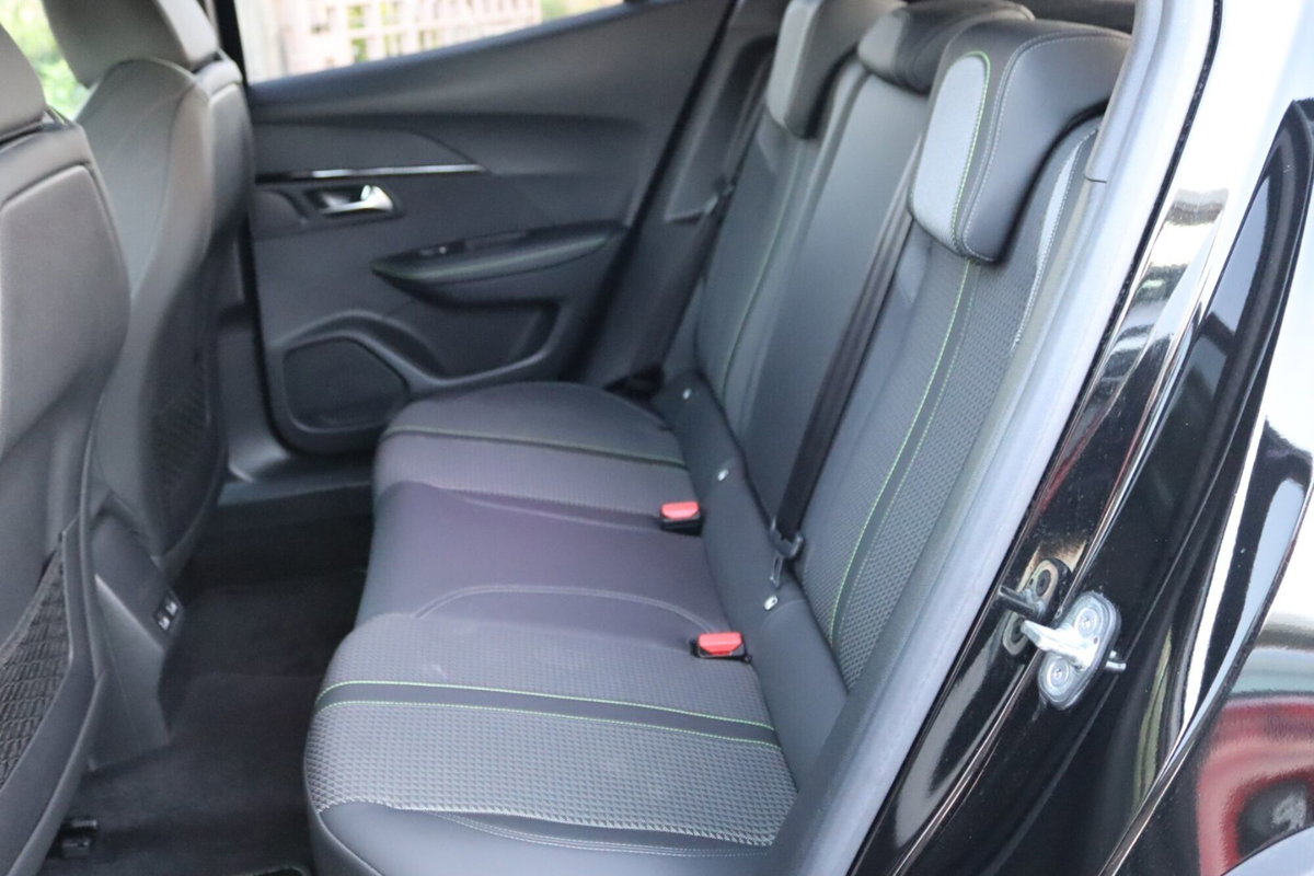 Peugeot 2008 PureTech 130 S&S EAT8 GT Line (17)