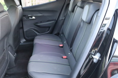 Peugeot 2008 PureTech 130 S&S EAT8 GT Line (17)