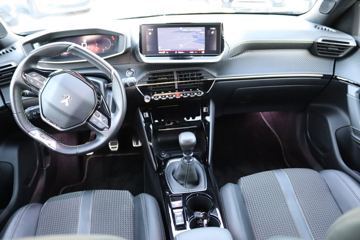 Peugeot 2008 PureTech 130 S&S EAT8 GT Line (19)