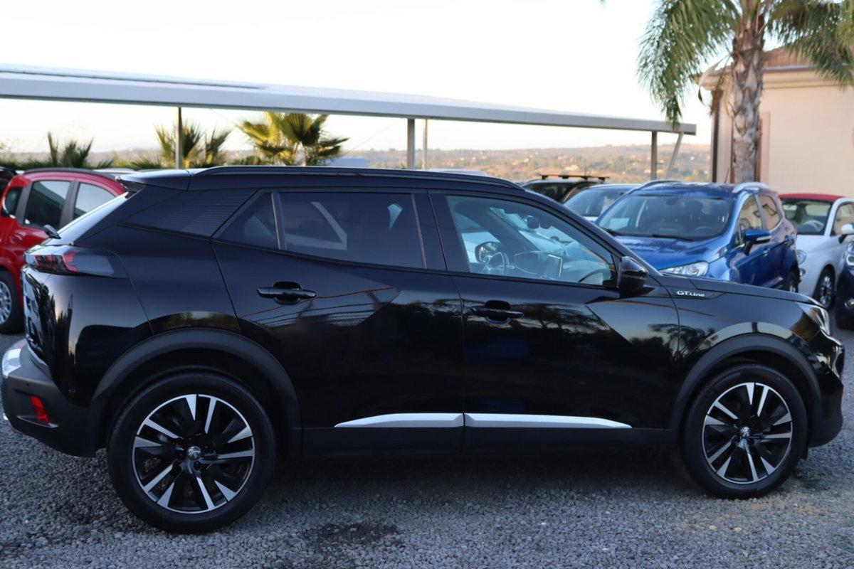 Peugeot 2008 PureTech 130 S&S EAT8 GT Line (4)