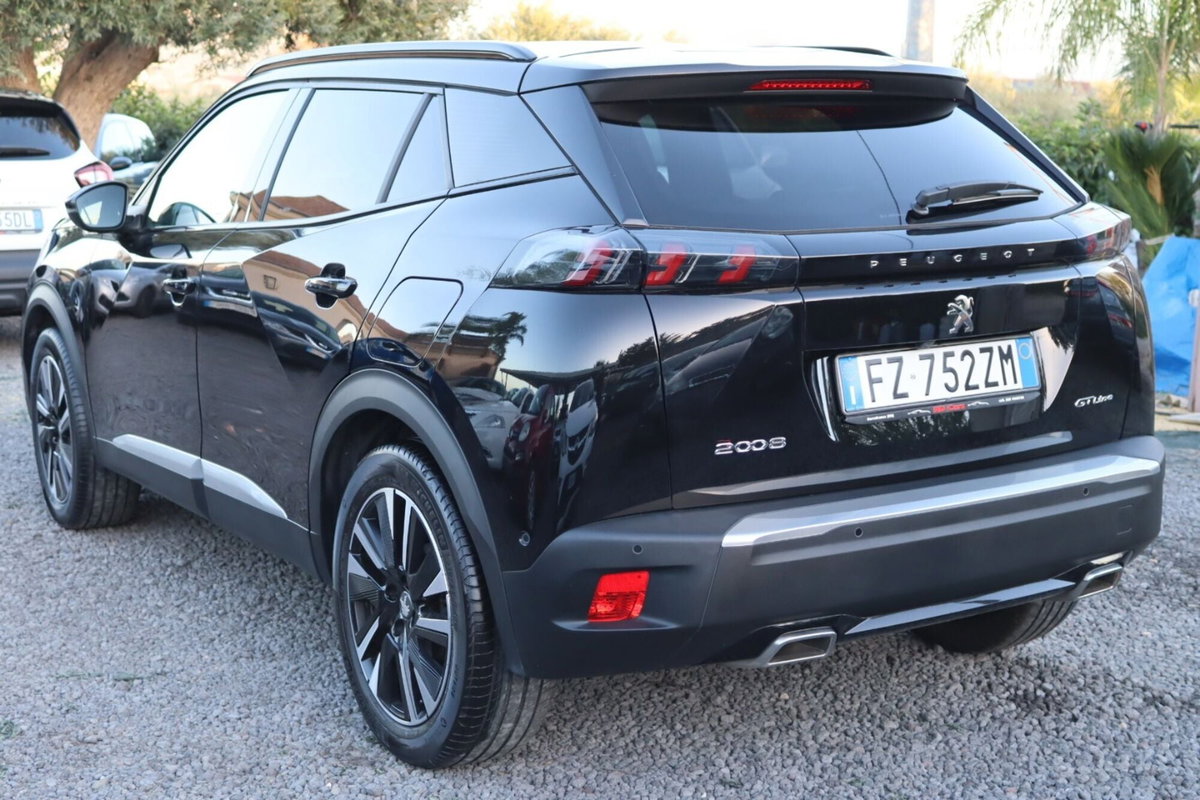 Peugeot 2008 PureTech 130 S&S EAT8 GT Line (7)