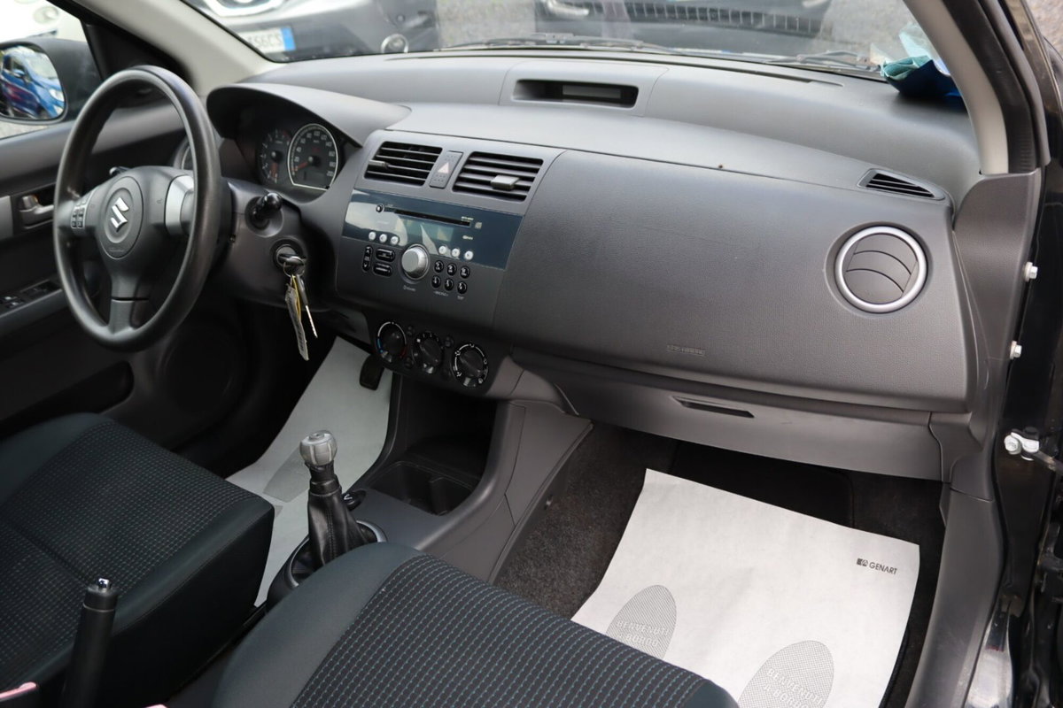 Suzuki Swift 1.3 5p. GLX (19)