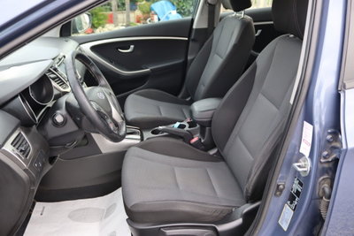 Hyundai i30 1.6 CRDi 5p. Comfort (11)
