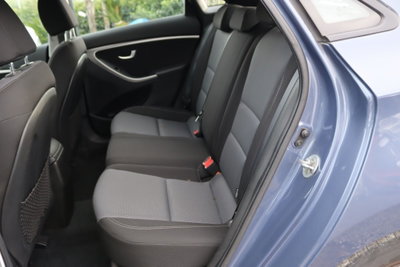 Hyundai i30 1.6 CRDi 5p. Comfort (12)