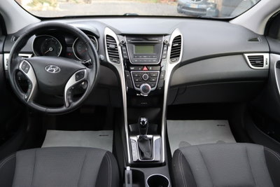 Hyundai i30 1.6 CRDi 5p. Comfort (14)
