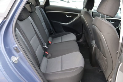 Hyundai i30 1.6 CRDi 5p. Comfort (16)