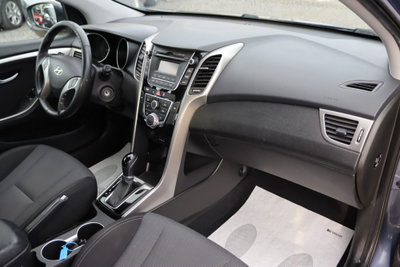 Hyundai i30 1.6 CRDi 5p. Comfort (17)