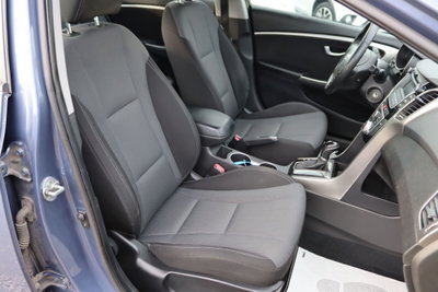 Hyundai i30 1.6 CRDi 5p. Comfort (18)