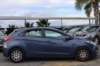 Hyundai i30 1.6 CRDi 5p. Comfort (4)