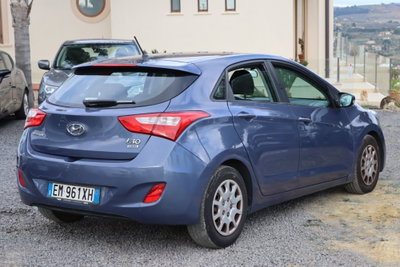 Hyundai i30 1.6 CRDi 5p. Comfort (5)
