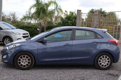 Hyundai i30 1.6 CRDi 5p. Comfort (8)