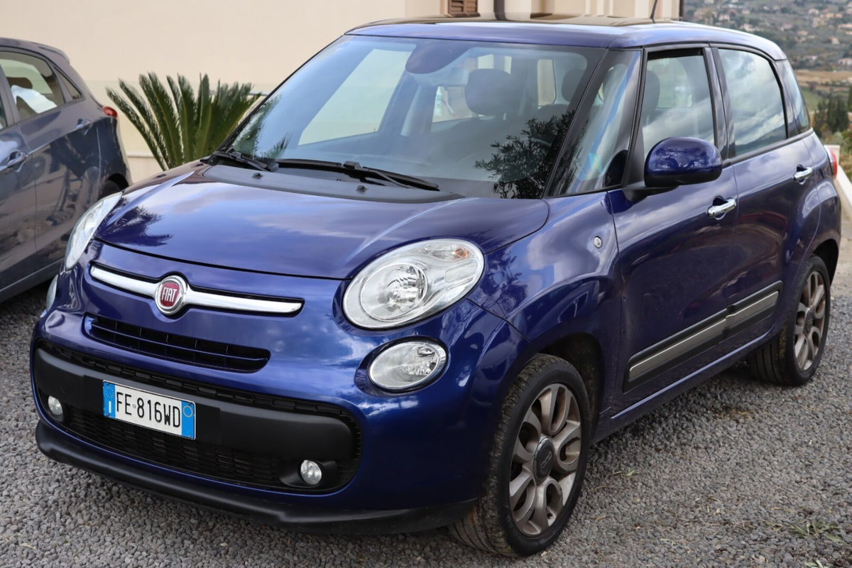 Fiat 500L Living 1.6 Multijet 120 CV Business (2)