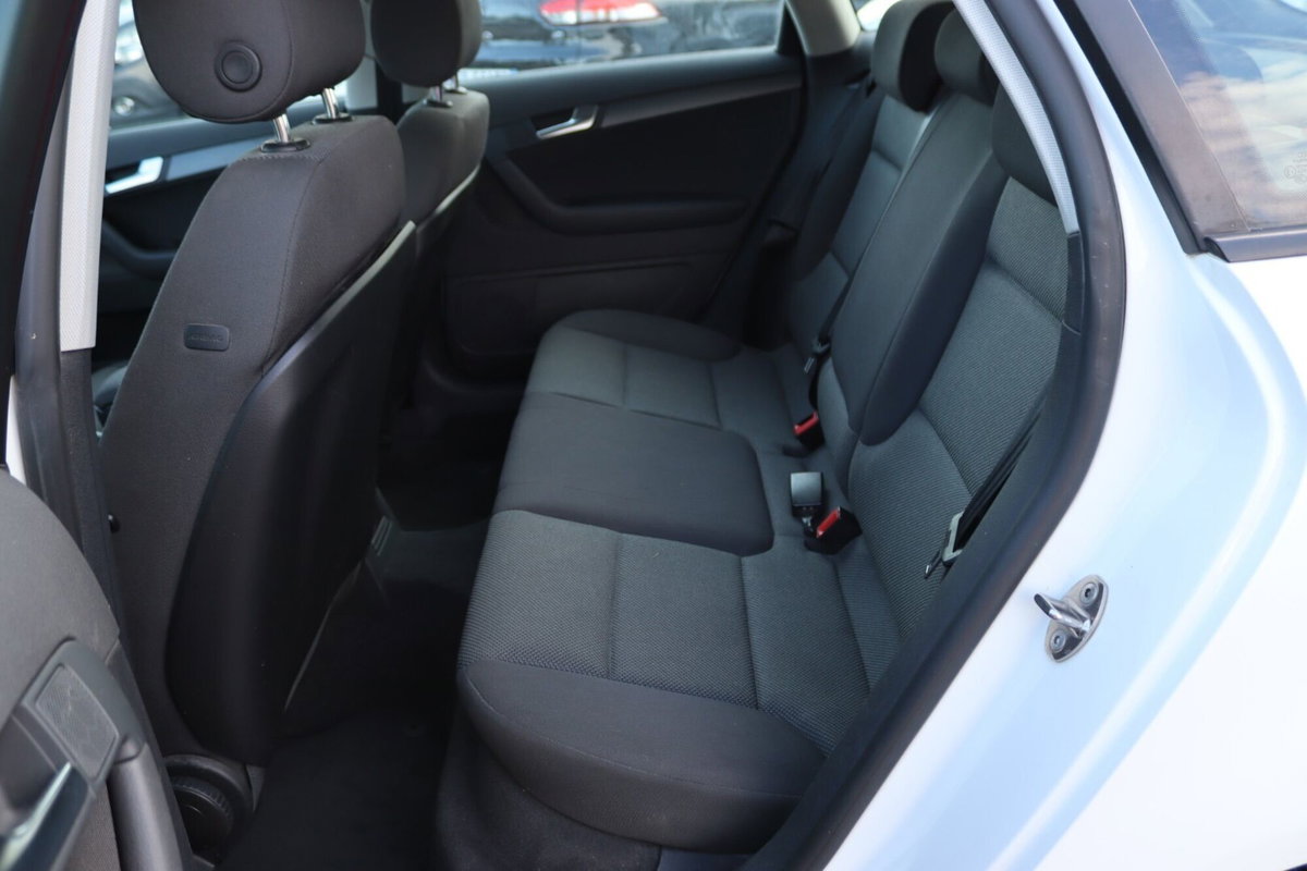 Audi A3 1.6 TDI 90 CV CR F.AP. Ambition (13)